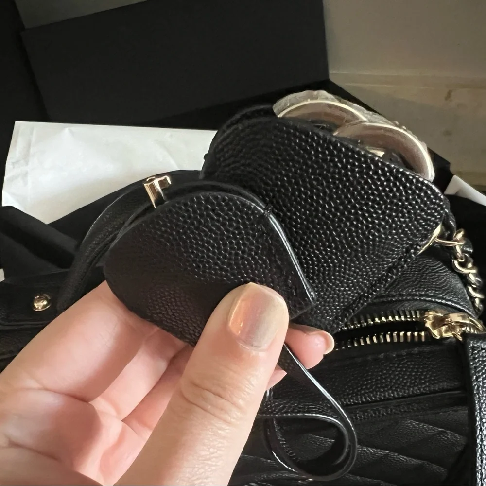 Chanel Medium Black Filigree Quilted Calf Grain Vanity Case w Handle - 20C - NWT - Picture 6 of 11